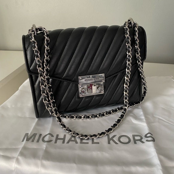 Michael Kors Shoulder/Crossbody bag with Quilting - Picture 7 of 12